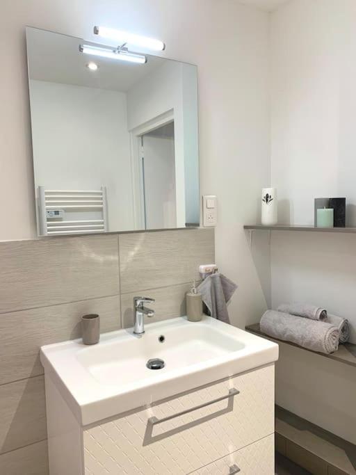 Esprit Cosy Au Centre Historique Apartment Toulon Ngoại thất bức ảnh
