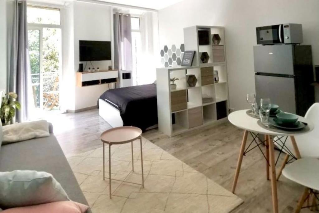 Esprit Cosy Au Centre Historique Apartment Toulon Ngoại thất bức ảnh