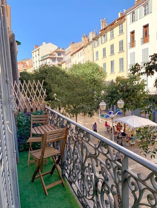 Esprit Cosy Au Centre Historique Apartment Toulon Ngoại thất bức ảnh