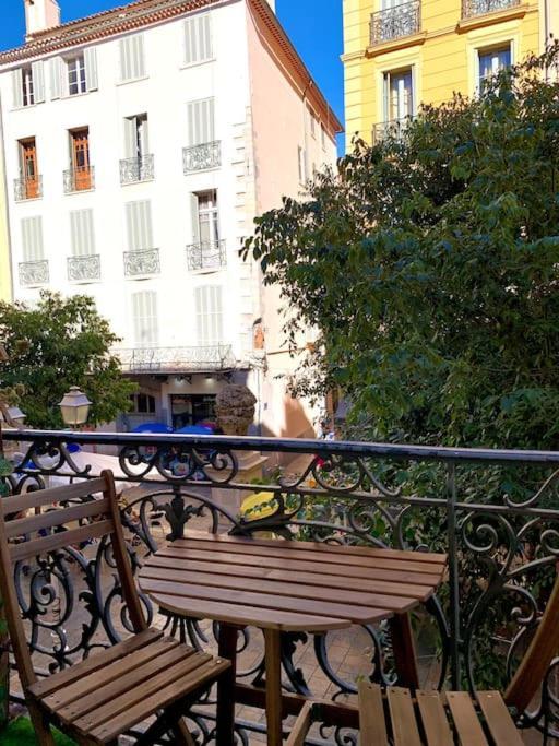 Esprit Cosy Au Centre Historique Apartment Toulon Ngoại thất bức ảnh